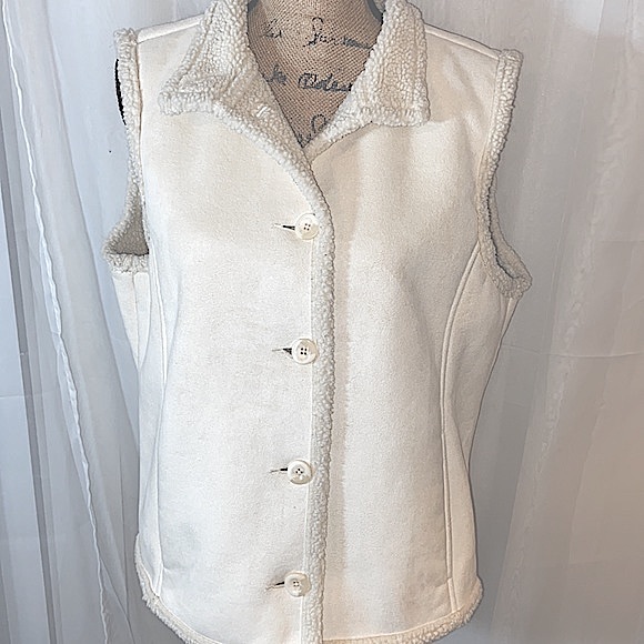 L.L. Bean Cream Sherpa Lined Button Up Vest Large - Picture 1 of 16